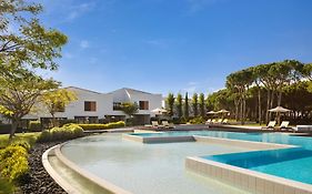 Pine Cliffs Village